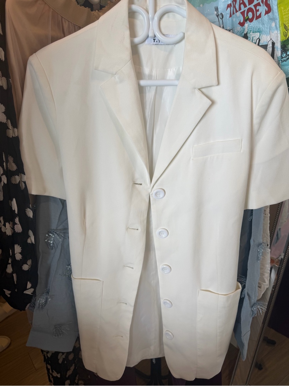 Cream Short-Sleeve Women's Blazer